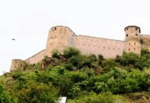 Monumental occupation