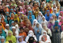 Enthralling Devotees