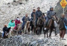 Yatris Riding uphill-Photo:Bilal Bahadur