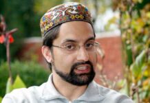 Mirwaiz Urges Manmohan,Sharif To Meet Mirwaiz Umar Farooq
