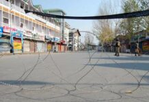 Paramilitary Personal patrol on Lal Chowk Street in Srinagar, 25 November 2012, as part of the measures taken by local authorities to prevent religious processions during restrictions. Restrictions were imposed in some parts of Srinaga