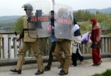 How A Newborn Crossed The Bridge In Baramulla?