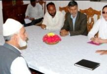 SDP Delegation Presents Memorandum to Governor