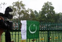 Pakistani flags hoisted in Srinagar