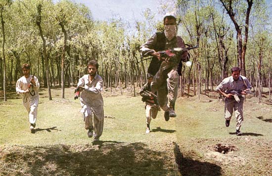 kashmir-militants-during-a-training-session