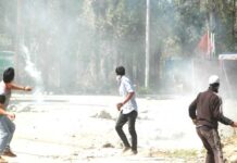 Forces fire in air to break up protests in Shopian village; several injured Youth of Shopian engaged in a ding dong battle with para military forces.