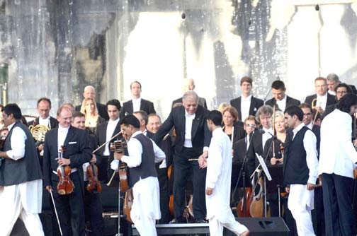 Kashmiri folk artists at Zubin Mehta’s show