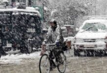File Photo of snow. Kashmir this winter is waiting for snow as the valley is under dry spell.