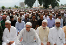 CM Omar Joins Eid-e-Milad Prayers at Hazratbal