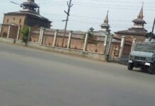 Government imposes restrictions in Downtown Srinagar to thwart pro-Rohingya protests A view of complete shutdown in Old City of Srinagar on Saturday. (KL Photo)