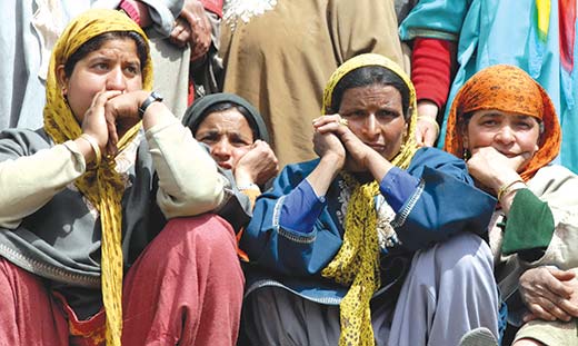 kashmiri-women-wailing2