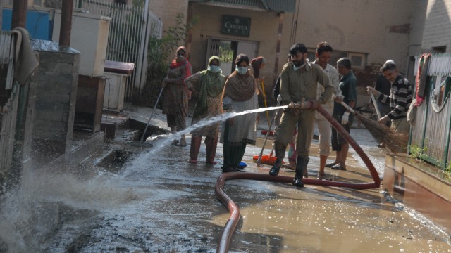 Paramedical staffduring cleaning drive at JVC Bemina.