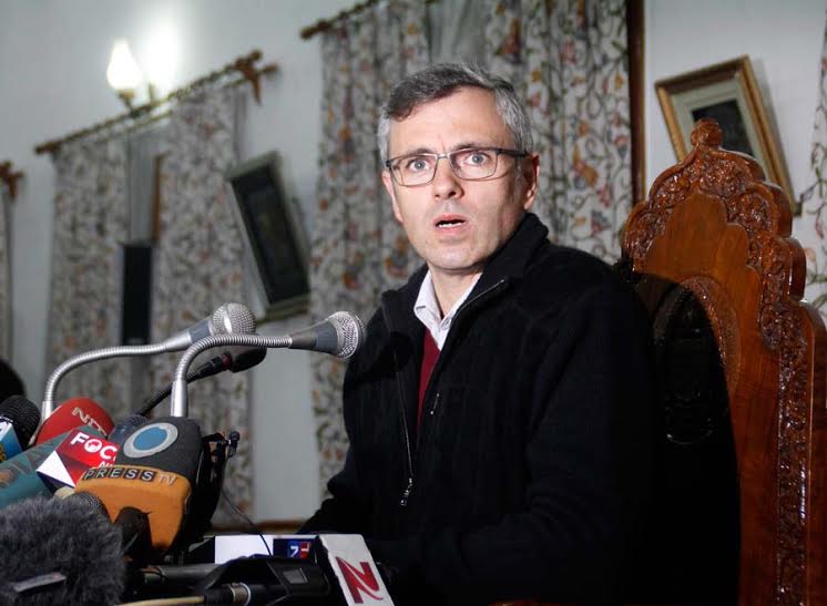 Omar Abdullah addressing his last press conference as J&K CM in Srinagar on Monday, a day before ballot is counted for recently held elections. (Pic: Bilal Bahadur)