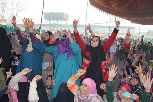 Women supporters of PDP’s Hazratbal candidate Asiya Naqash. Pic: Bilal Bahadur