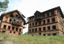 Abondoned pandit houses in South Kashmir’s Haal. KL Image by Bilal Bahadur