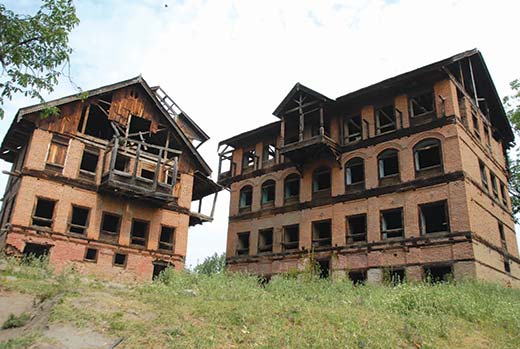 Abondoned pandit houses in South Kashmir’s Haal. KL Image by Bilal Bahadur