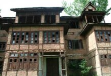 In Kashmir, Why Does the Kani Still Hold All the Memories?
