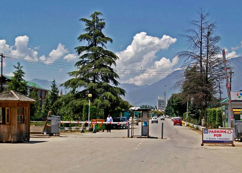 A deserted view of Kashmir University campus on Saturday following after KU admin suspended classwork following protests on Thursday.