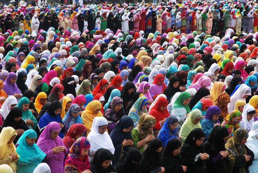 Women devotees offering Namaz on Eid (KL Image: Bilal Bahadur)