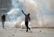 Business Shut in Lal Chowk, Journalist Injured in Nowhatta