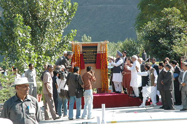 Dr Manmohan Singh, the then prime Minister inaugurating first stage of Baglihar.