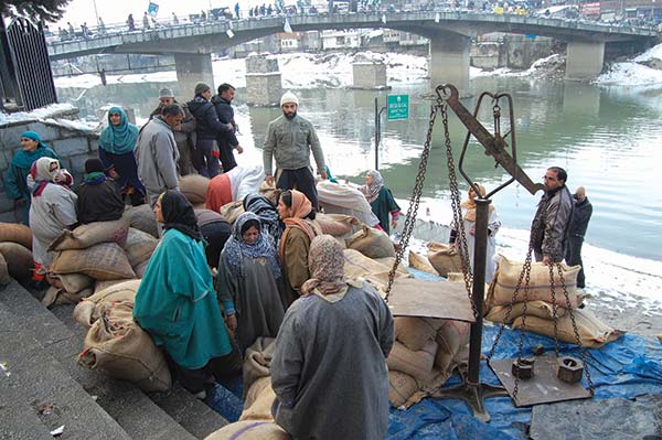 Ration-Depot-on-Jehlum-Bank