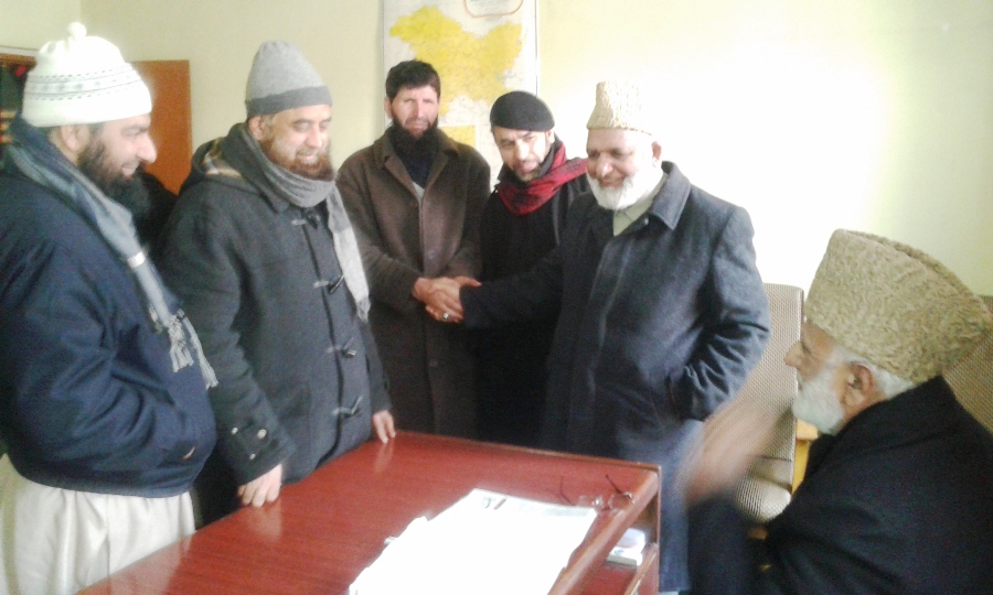 JeI Ameer with Mohammad Ashraf Sehrai at Geelani's residence.