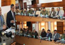 Police Chief for Strict Ban on Army Uniforms