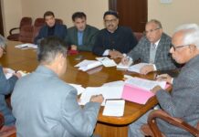 Governor Directs CS for ‘Time Bound’ Action on Kashmiri Migrants’ Issues