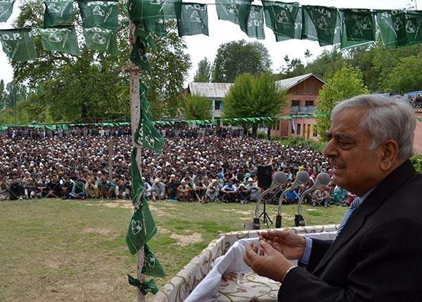 Ahead of 2014 J&K Assembly elections, Mufti Sayeed addressing a rally in valley.