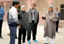 Bihar CM Nitish Kumar Dons ‘Pheran’
