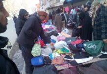 As Sun Shines, This Winter, Sales Slow Down @ Sunday Market Srinagar