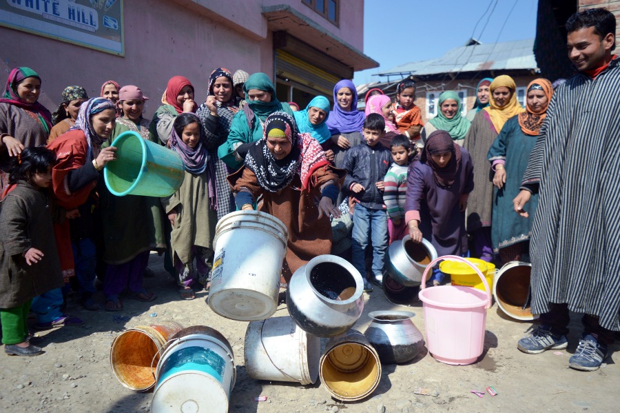 People protesting over non-availability of drinking water in South Kashmir. (Photos: Aakash Hassan)