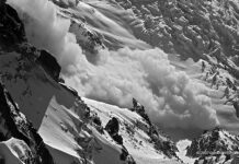 Divisional admin issues avalanche warning