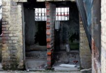 Pulwama Gujjar-Bakerwal Hostel in Pathetic Condition, Boarders Suffer