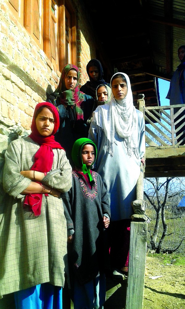 Children of Ghulam Jeelani Khatana, one of the missing trio.