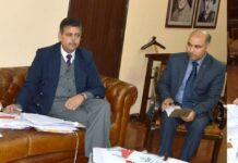 Governor Stresses on Accountable Governance; Directs Identification of Non-Performing Officers