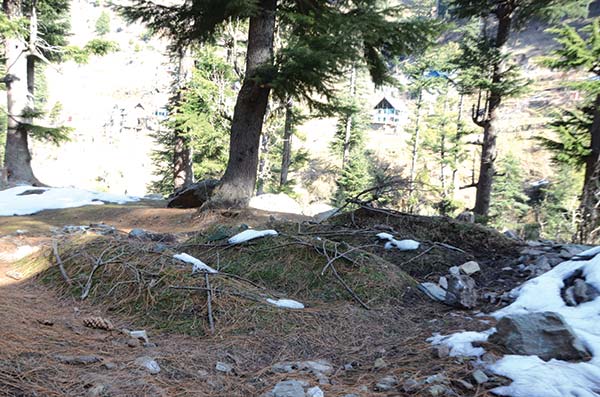 Four freshly unmarked graves in Badan. Pic: Bilal Handoo