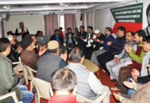 Show Political Will, Vision to Take Bold Decisions: Hurriyat (m) tells Indo-Pak