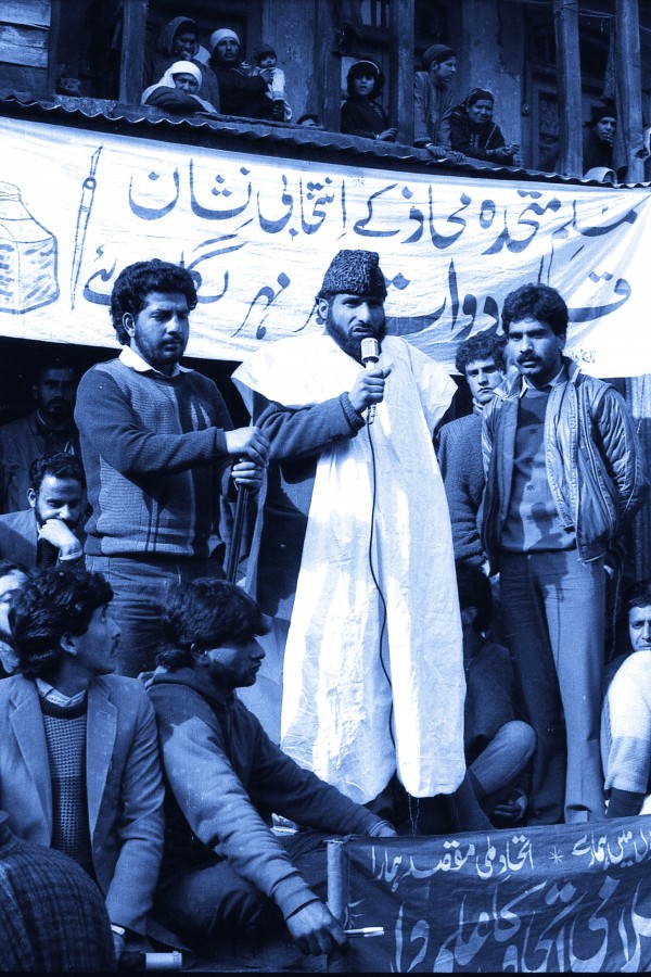MUF's Amirakadal candidate, Mohammad Yusuf Shah (now Sallahuddin) addressing an election rally in Srinagar in 1987. Photo in special arrangement with MERAJUDDIN