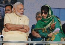 CM Mehbooba Mufti with PM Modi at a public rally in Katra on April 19, 2016.