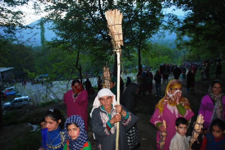 Hazrat sakhi Zain-u- din Wali (RA) on a hillock in Aishmuqam Urs 3 2016 April 21
