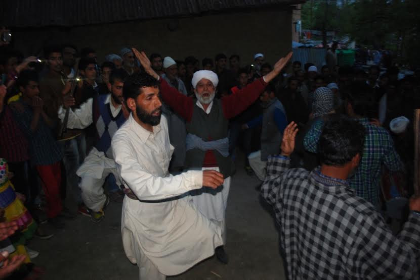 Hazrat sakhi Zain-u- din Wali (RA) on a hillock in Aishmuqam Urs + Dambali 2016 April 21