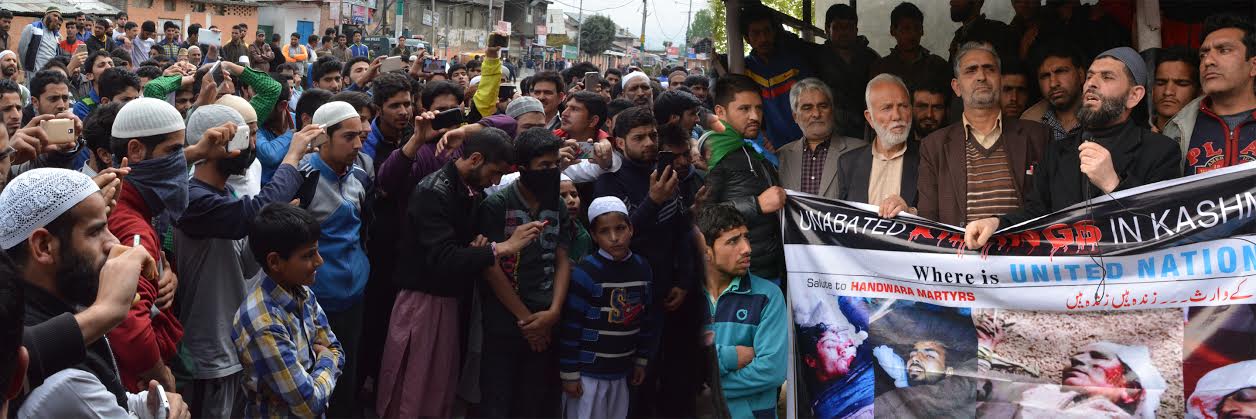 Protests against civilian killings in uptown Hyderpora on April 15, 2016
