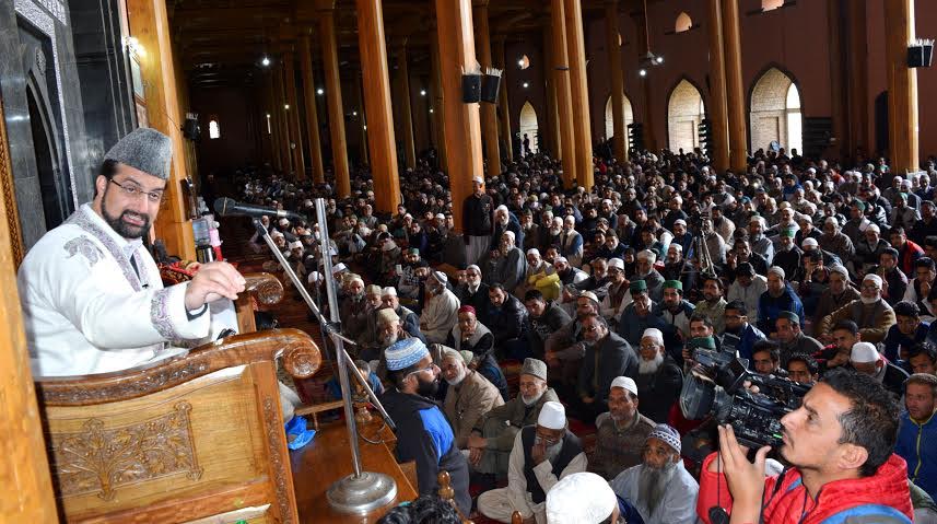 Mirwaiz Umar Farooq addressing faithful in Jamia Masjid Srinagar on April 08, 2016.