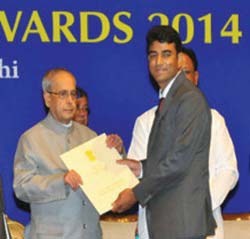 Scholar-Syed-Aijaz-Andrabi-was-given-National-Geo-Science-award