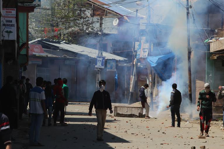 While curfew has been imposed in Handwara following three killings on April 13, 2016, youth resorted to stone-pelting on Wednesday. (KL Image: Mohammad Abu Bakr)