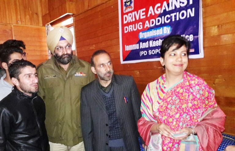DC Baramulla and SP Sopore at an anti-drug campaign event in Sopore
