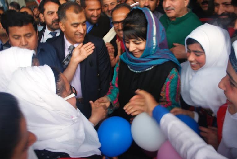 CM Mehbooba Mufti with Children at Islamabad on May 05, 2016