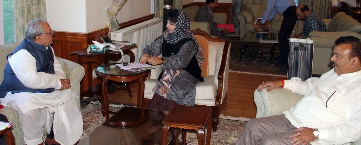 CM Mehbooba Mufti with Union MSME Minister on May 07, 2016